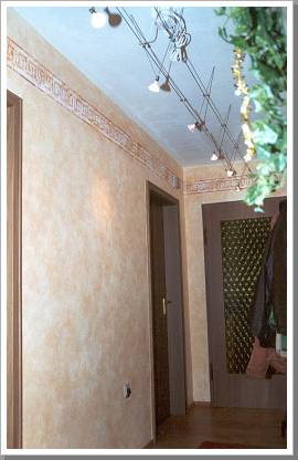 0063_f011  flur mit getupfter borduere.jpg